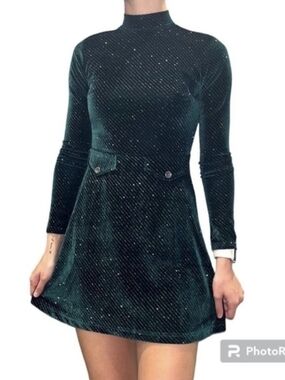 Unique Vintage/Smak Parlour Emerald Green Velvet Long-Sleeve Mini Dress